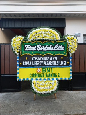 Papan Bunga Duka di Aertembaga